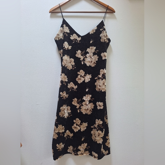 Velvet dress - Picture 7 of 8